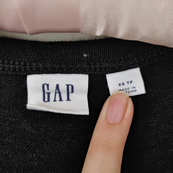 GAP Softspun Long Sleeve Top with Smocked Cuffs Size XS Black - Picture 10 of 11